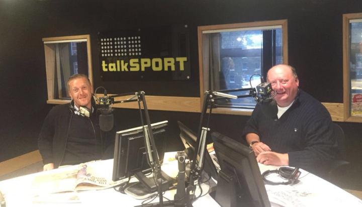 Garry Monk co-presenta el programa de radio ‘Sports Breakfast’ de talkSPORT