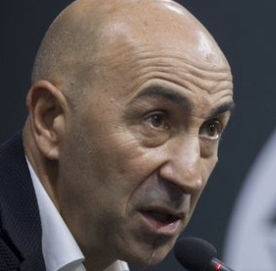 El último entrenador en ganar con el Valencia en el Camp Nou, Pako Ayestarán, analiza en Sport el enfrentamiento contra el Barcelona
