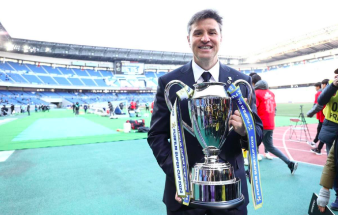 Coaches’ Voice chat to Ricardo Rodríguez to find about the long journey that’s seen him become a coaching sensation in Japan