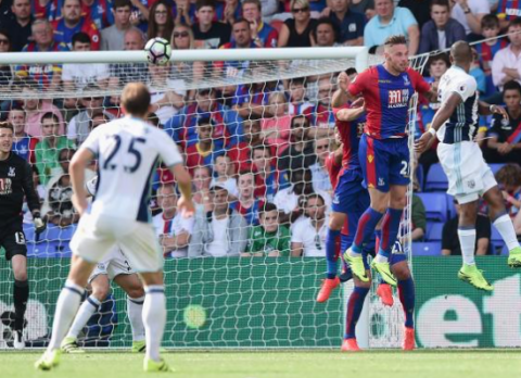 Rondon header Palace Premier Gladiador Venezuela Goleador