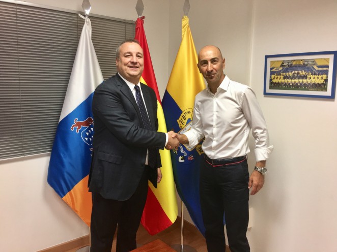 Pako Ayestarán named head coach of UD Las Palmas