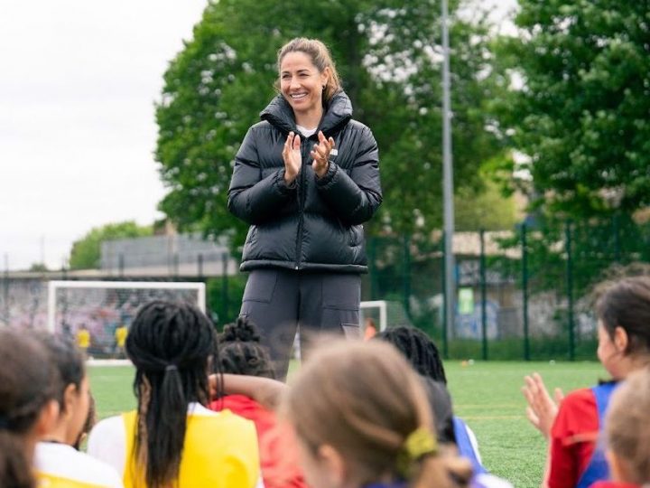 Vicky Losada estuvo en la final del I torneo LALIGA x Bloomsbury Schools Tournament en Londres representando a La Liga